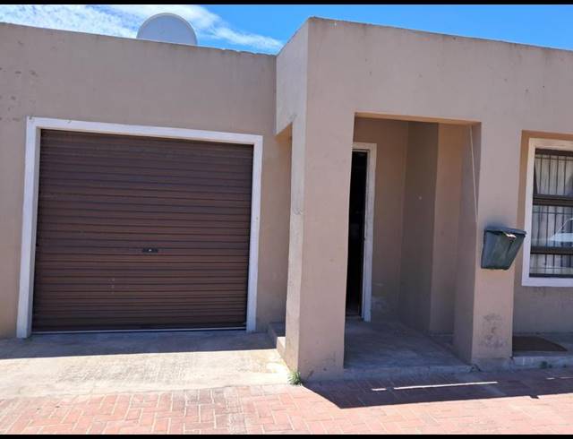 2 BEDROOM HOUSE FOR SALE IN DIAZVILLE